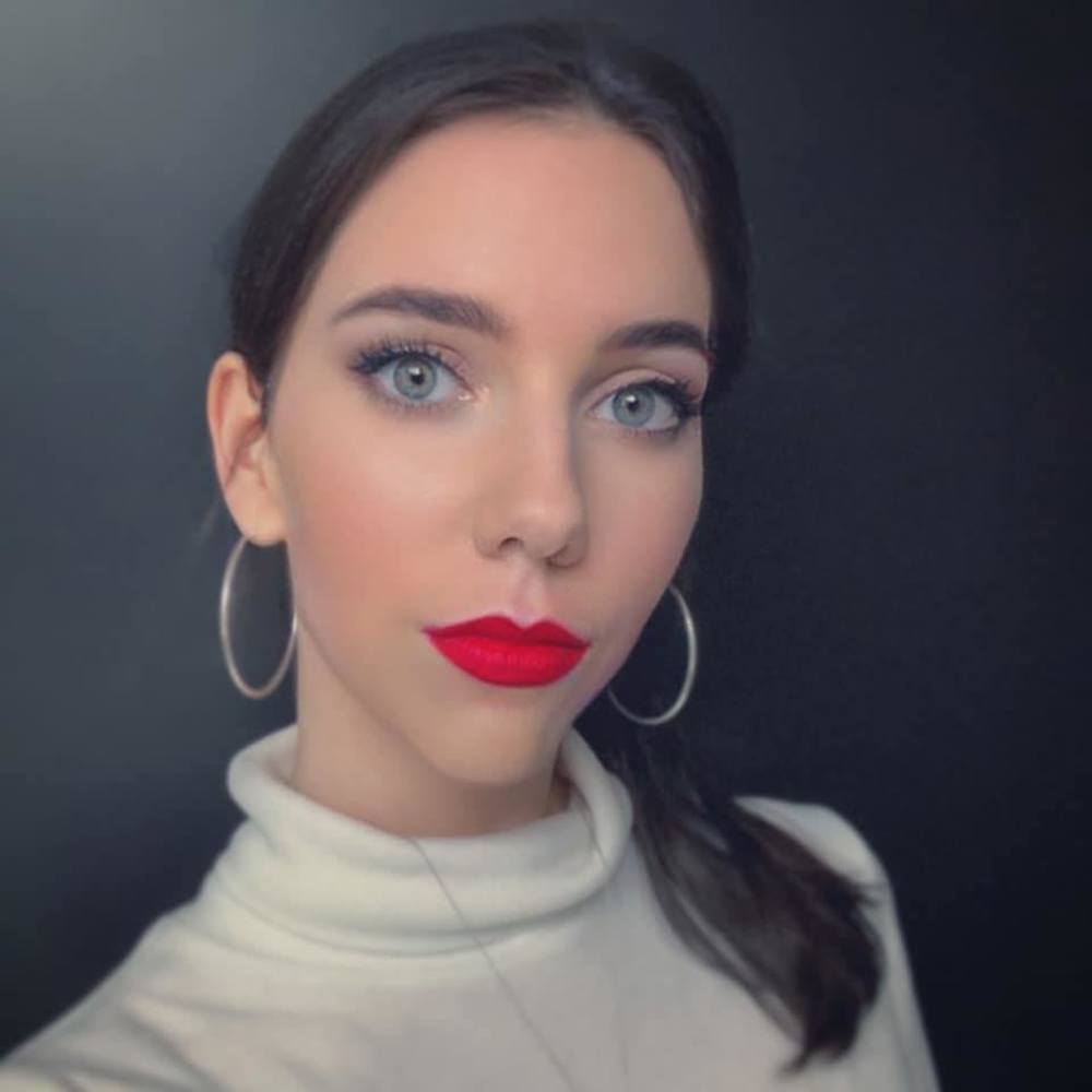 Meet your Posher, Caris